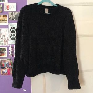 Black women large sweater!